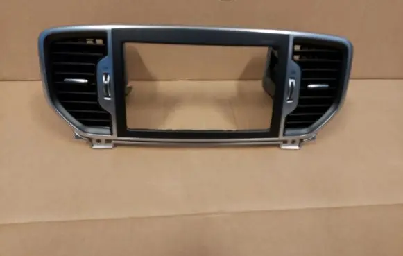 KIA Sportage Radio/GPS head unit trim 