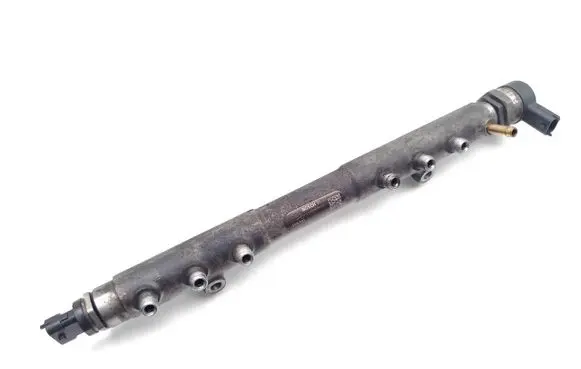 Volvo XC90 Fuel main line pipe 31259011 0445215023
