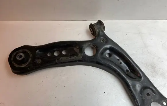 Seat Leon (5F) Front lower control arm/wishbone 5Q0407152L