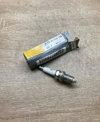 Renault 19 Spark plug 7700500180