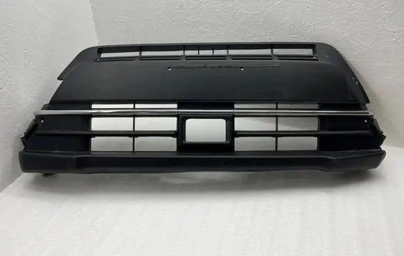 Suzuki Vitara (LY) Front bumper lower grill 7172186R