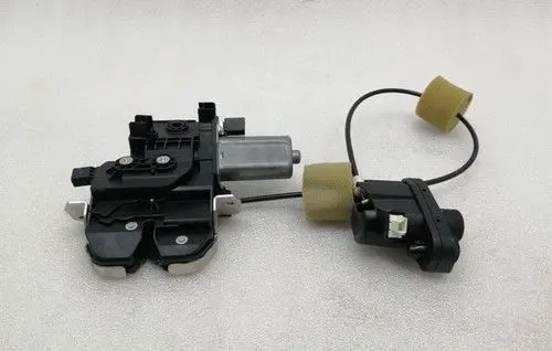 Mercedes-Benz S W221 Tailgate boot lock/latch motor A2217500085