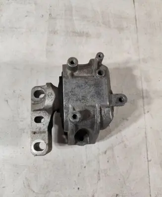 Engine mount bracket