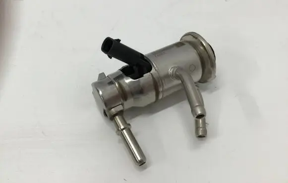 Mercedes-Benz GLB x247 AdBlue injector A0004904000