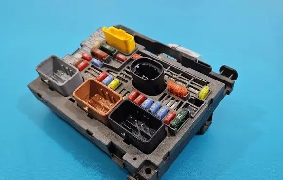 Citroen C5 Central body control module 9666700180 IMPRK1563734