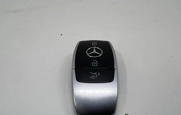 Mercedes-Benz E W213 Ignition key/card A2139052207