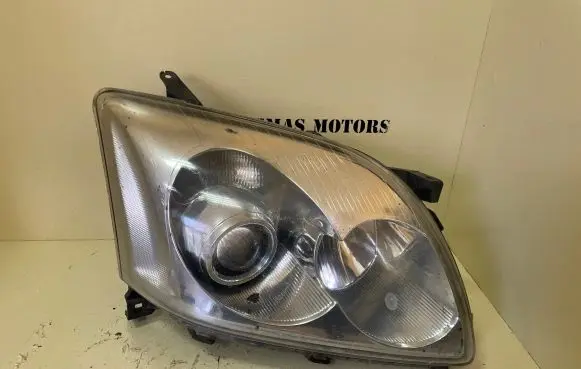 Toyota Avensis T250 Headlight/headlamp