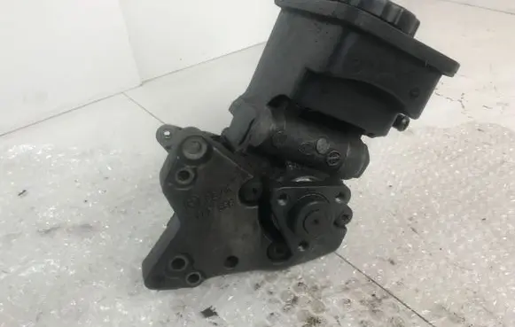 BMW 5 E39 Power steering pump 2247556 2247599