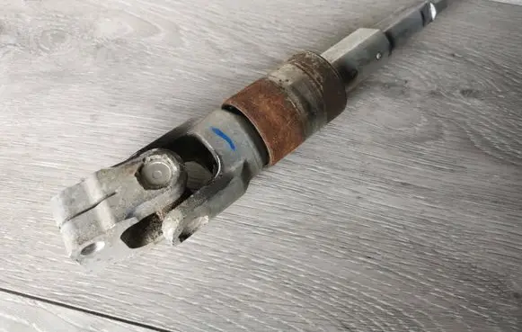 Volvo V70 Steering column universal joint