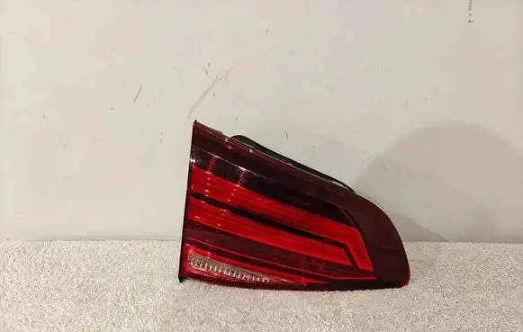 Volkswagen Golf VII Tailgate rear/tail lights 5G0945309C 16420TL A055364