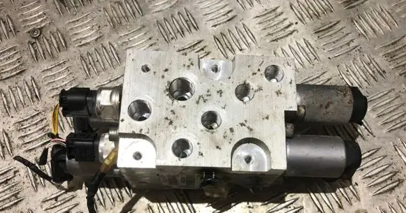 BMW X5 E70 Active stabilizer control/valve assembly 6782737