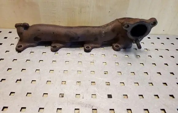 Toyota Avensis T250 Exhaust manifold