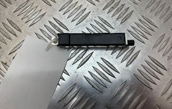 Audi A8 S8 D4 4H Aerial antenna amplifier 4H0035225L