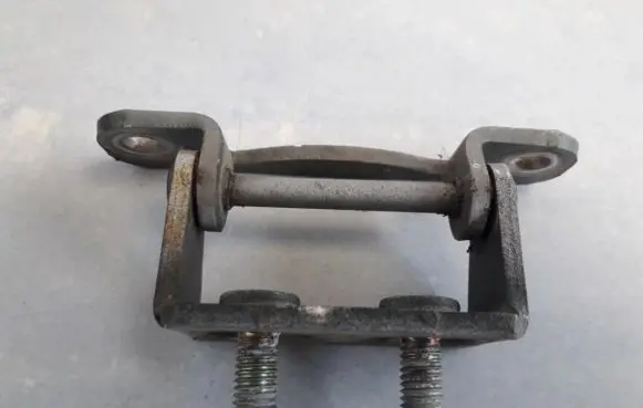 Subaru Legacy Tailgate/trunk/boot hinge