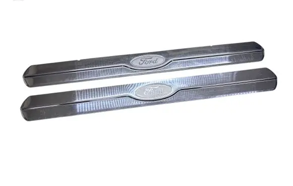 Front sill trim cover