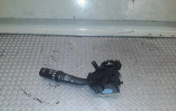 Toyota Avensis T250 Wiper control stalk 173654