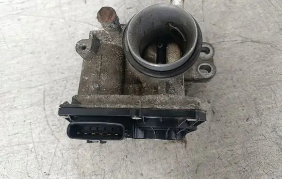Toyota Yaris Throttle body valve 2203023010