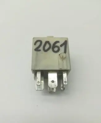 Volkswagen PASSAT B5.5 Other relay 81259070278