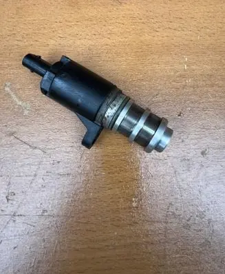BMW 3 F30 F35 F31 Camshaft vanos timing valve 7622768 11417622768