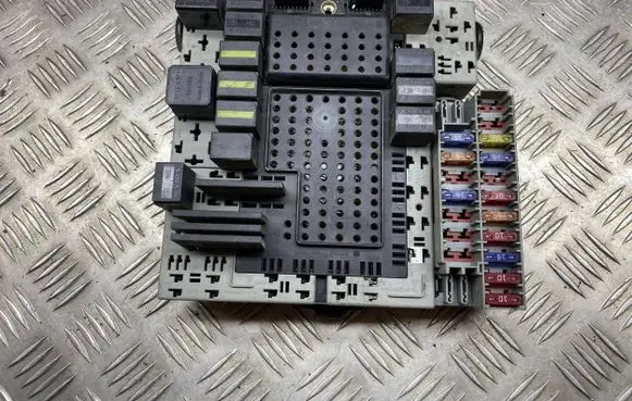 Volvo S80 Fuse box set 8645729 8676286 01W426