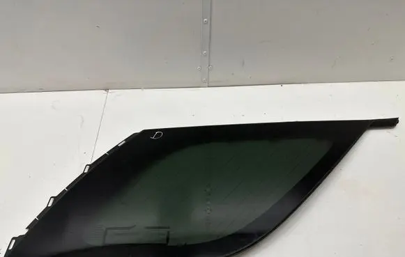 Land Rover Discovery 5 Rear side window HY3229600