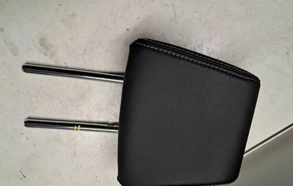Peugeot 2008 I Rear seat headrest 