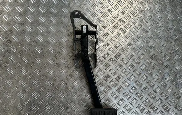 Tesla Model S Brake pedal 105065700A