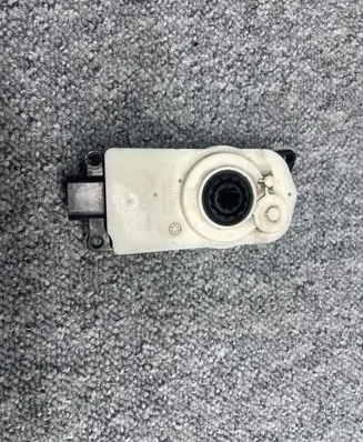 BMW X5 G05 Radiator active air flap actuator 5811R1000 9881645 988164502