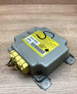 Mitsubishi Colt Airbag control unit/module MR359828 X6T42471 WITHPLUG