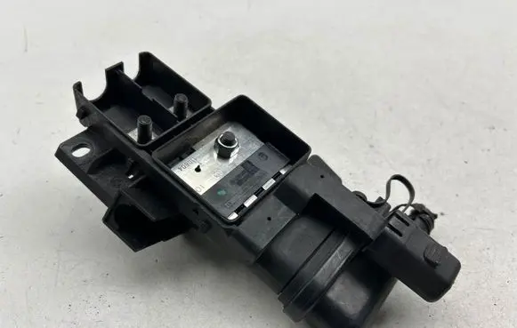 BMW 7 E65 E66 Fuse module 10688710