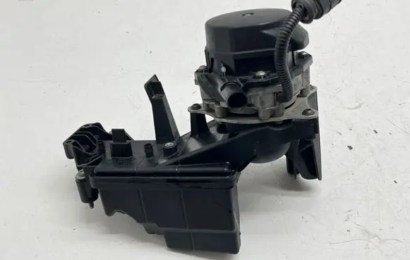 Porsche Macan (95B) Secondary air pump 94611013077