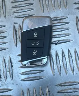 Volkswagen PASSAT B8 Ignition key/card 3G0959752BC