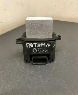 Nissan Pathfinder R50 Heater blower motor/fan resistor