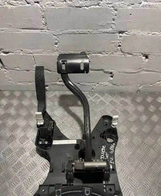 Porsche Cayenne (92A) Brake pedal bracket assembly 7P0723117B
