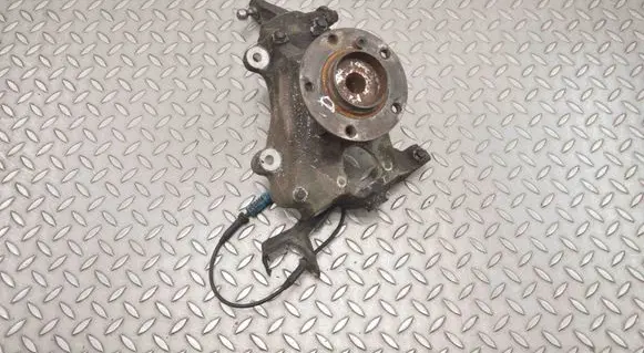 BMW 6 E63 E64 Front wheel hub 6762018