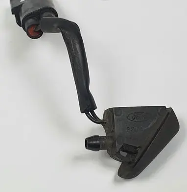 Mercedes-Benz S W220 Windshield washer spray nozzle XS41-17666-A