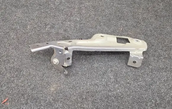 Renault Scenic IV - Grand scenic IV Fender mounting bracket 620433474R