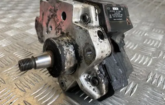 Audi A6 S6 C6 4F Fuel injection high pressure pump 059130755E 0445010090