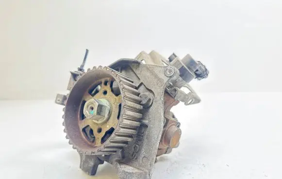 Ford Focus Fuel injection high pressure pump 0445010102 9639300380