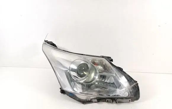 Toyota Avensis T270 Headlight/headlamp