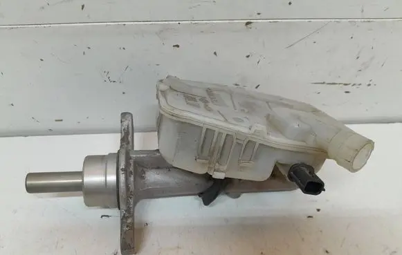Opel Vivaro Master brake cylinder 93868496 460913484R