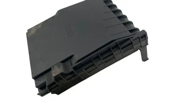 Volkswagen Touran II Fuse box cover 1K0937132F