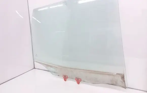 Ford Maverick Rear door window glass