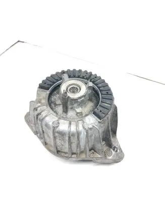 Mercedes-Benz C W204 Engine mount bracket 3618