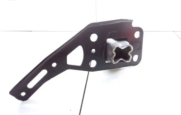 Audi A6 S6 C6 4F Front bumper mounting bracket 4F0805499B 4F0807133