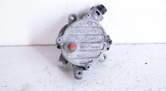 Volvo S60 Vacuum pump 31219463