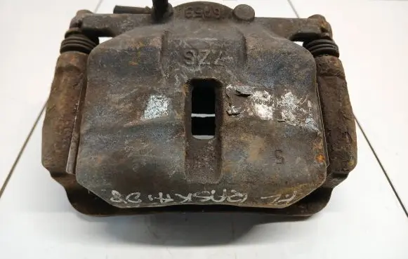 Nissan Qashqai Front brake caliper