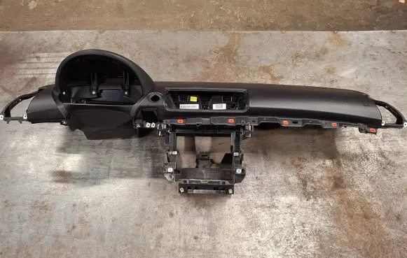 BMW 1 E81 E87 Dashboard 698255397Y 698255397 6982553