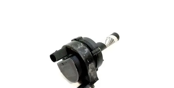 Mercedes-Benz GL X164 Water pump A2218350164