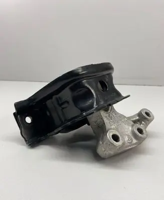 Peugeot 208 Engine mount bracket 9681706580